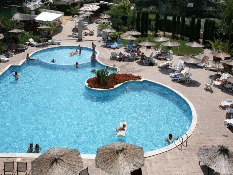 استخر هتل گلدن لاین بلغارستان