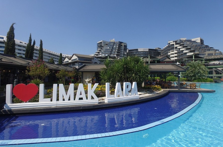 هتل لیماک لارا دلوکس آنتالیا
