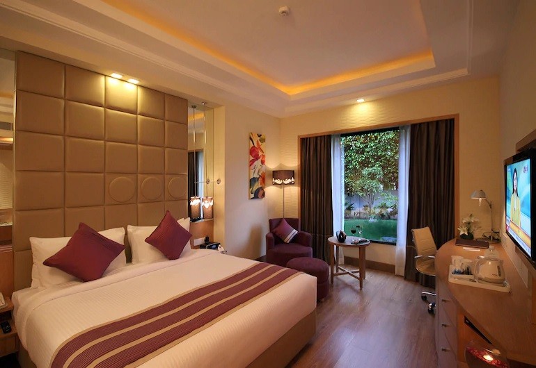 هتل گلدن تولیپ چاتارپور دهلی