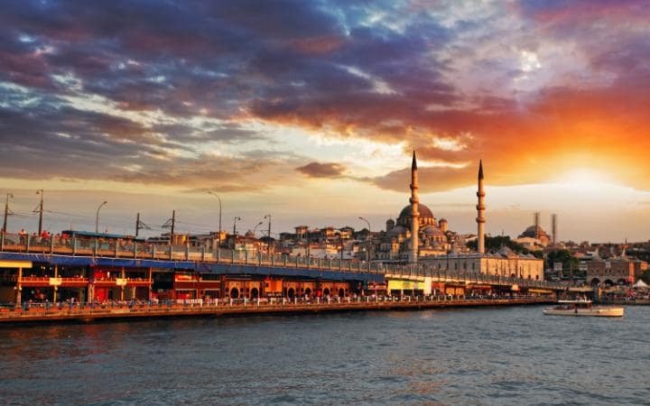 تور استانبول 16 آبان (ویژه تعطیلات)